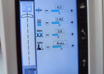 L'écran couleur tactile de la JANOME Skyline S7